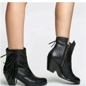 Sam Edelman Louie Black Leather Fringe Western Ankle Booties Size 7 boho cowgirl